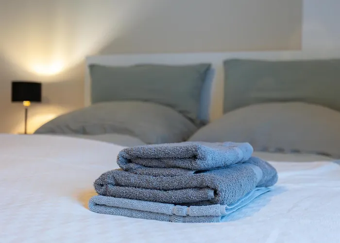 Stilvolle In Brand Mit Terrasse