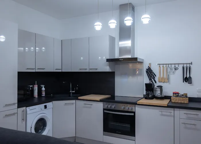 Stilvolle In Brand Mit Terrasse דירה